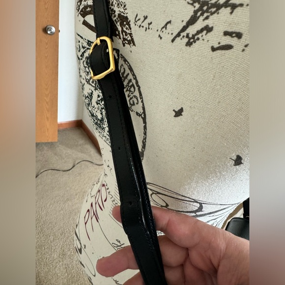 🙏Burberry Leather Sling Bag - Picture 10 of 16